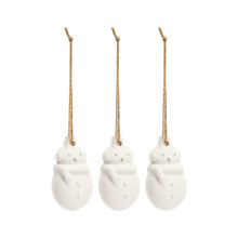 Load image into Gallery viewer, Snowman Mini Diffusers with Fragrance Oil
